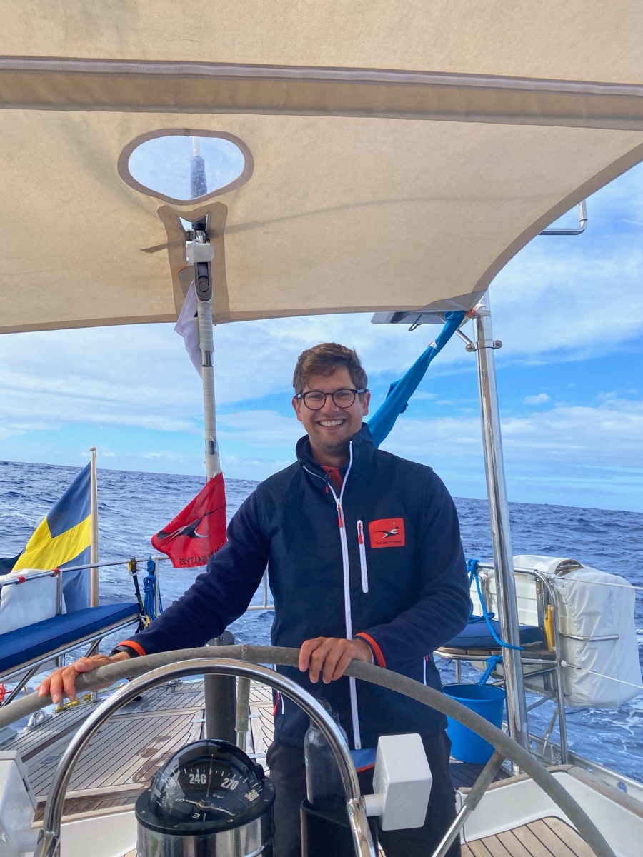 Tim Danielson vid rodret